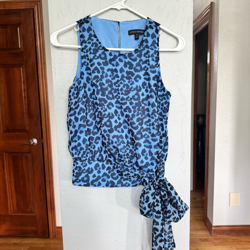 NEW Banana Republic Blue Leopard Print Sleeveless Top